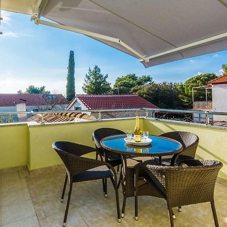 Apartman Mladenka Sukošan Esterno foto