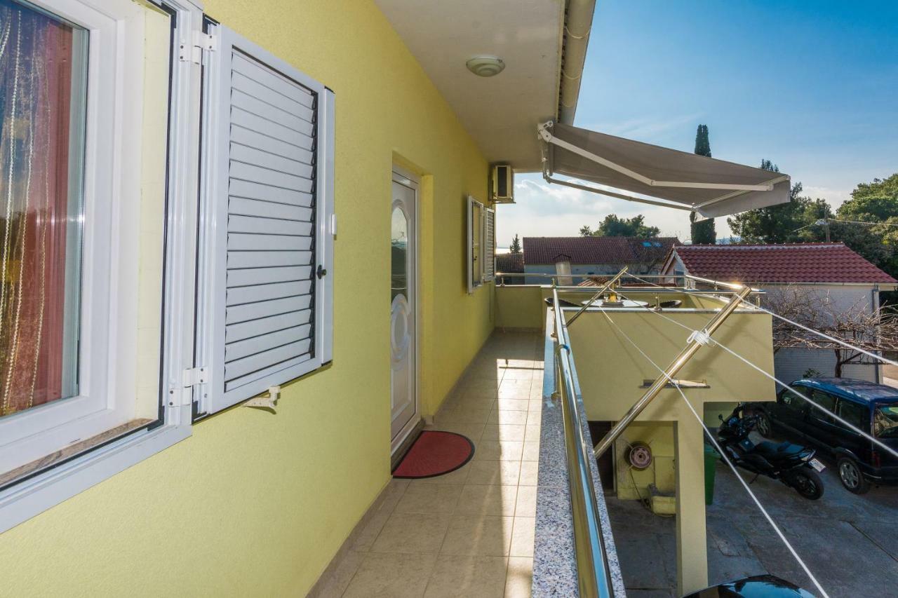 Apartman Mladenka Sukošan Esterno foto